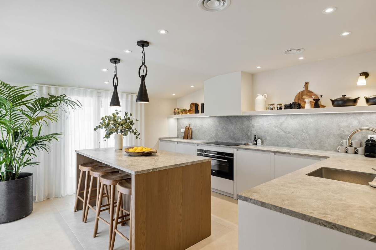 3 Bedroom Villa in Marbella - Photo 12