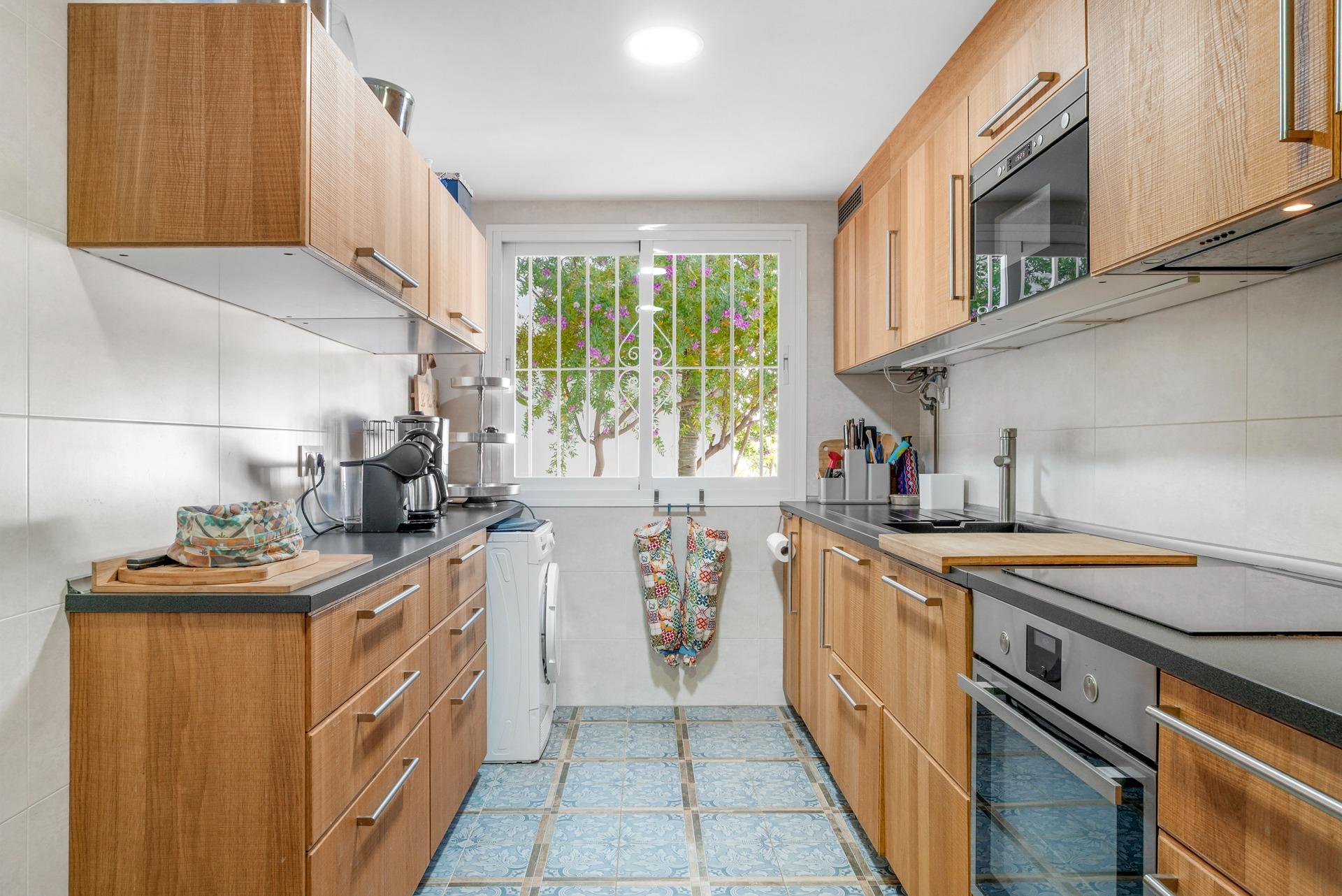 3 Bedroom Villa in Estepona - Photo 8