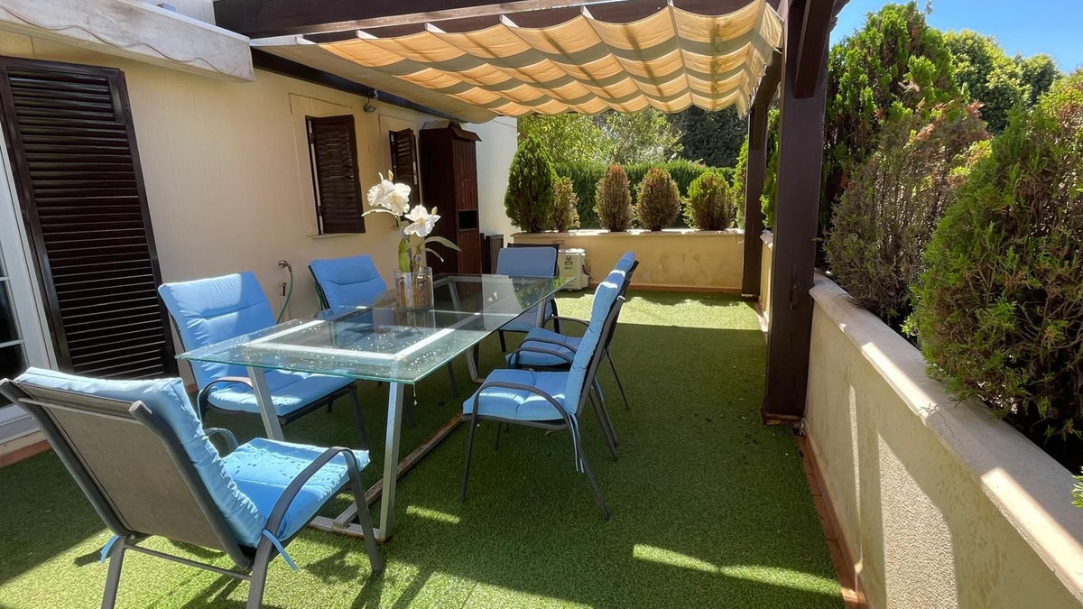 2 Bedroom Apartment in Marbella - Photo 11