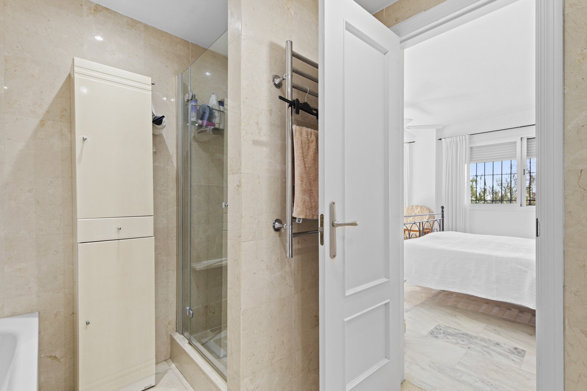 3 Bedroom Townhouse in Estepona - Photo 18