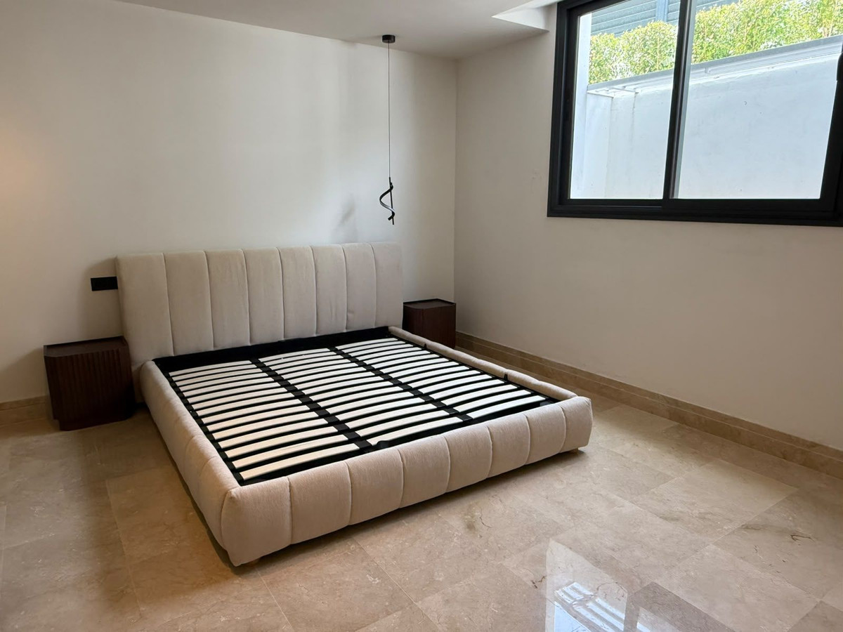 5 Bedroom Villa in Marbella - Photo 20