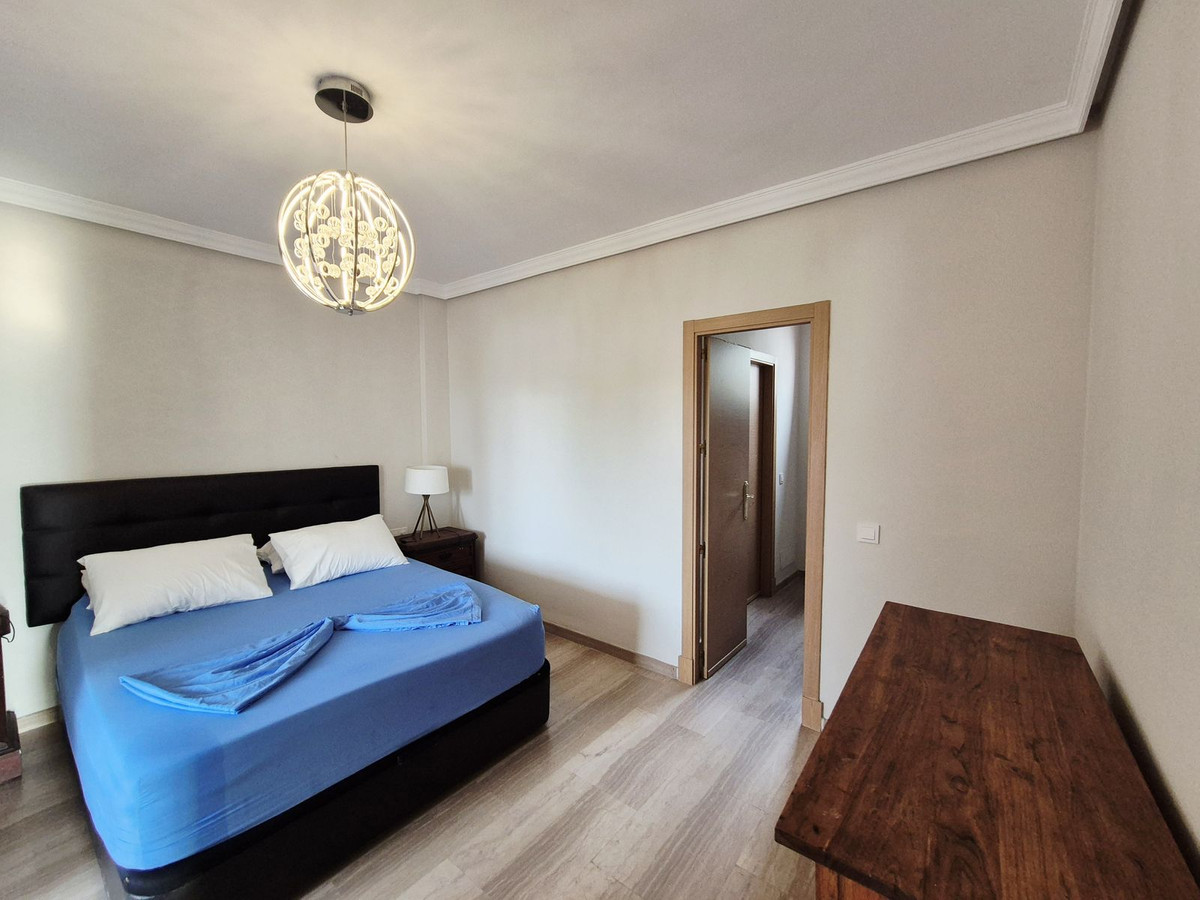4 Bedroom Villa in San Pedro de Alcántara - Photo 32
