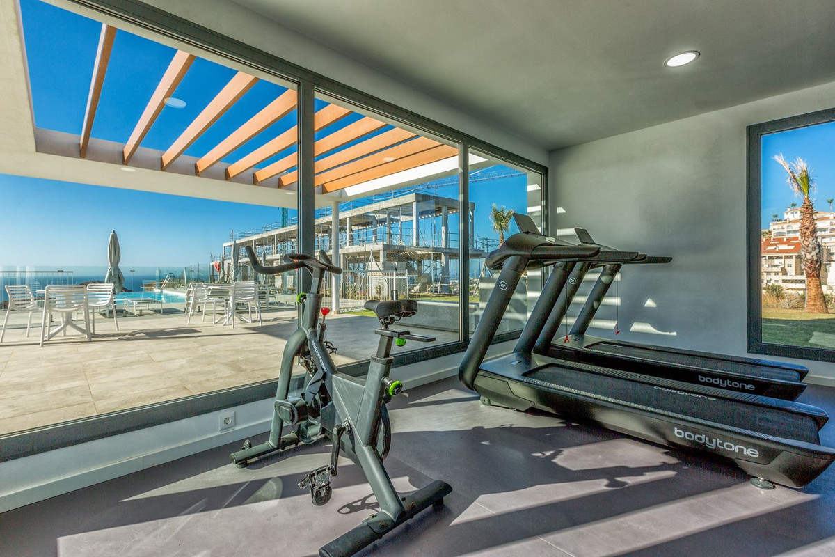 2 Bedroom Apartment in Fuengirola - Photo 29