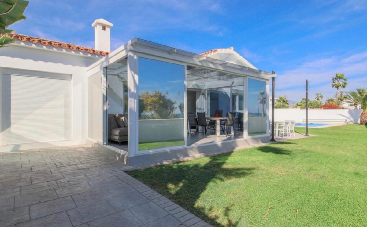 3 Bedroom Villa in Estepona - Foto 3