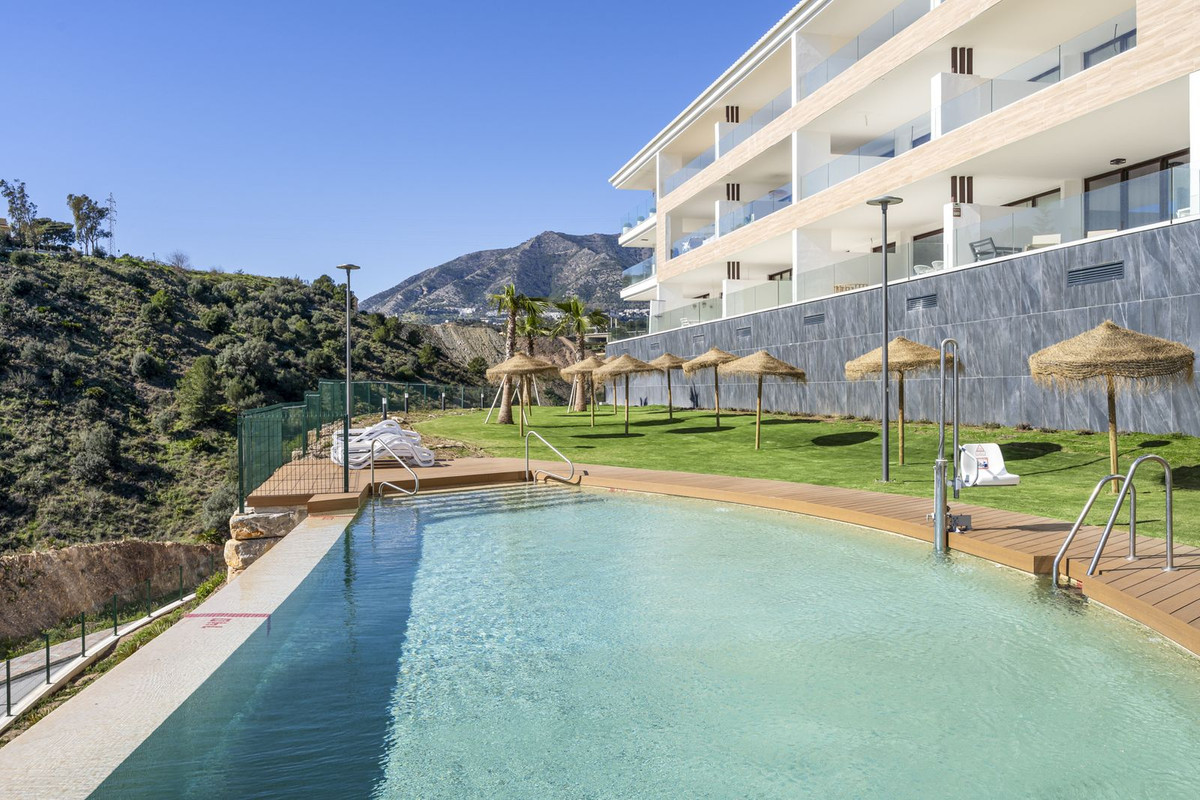 3 Bedroom Apartment in Fuengirola - Photo 5