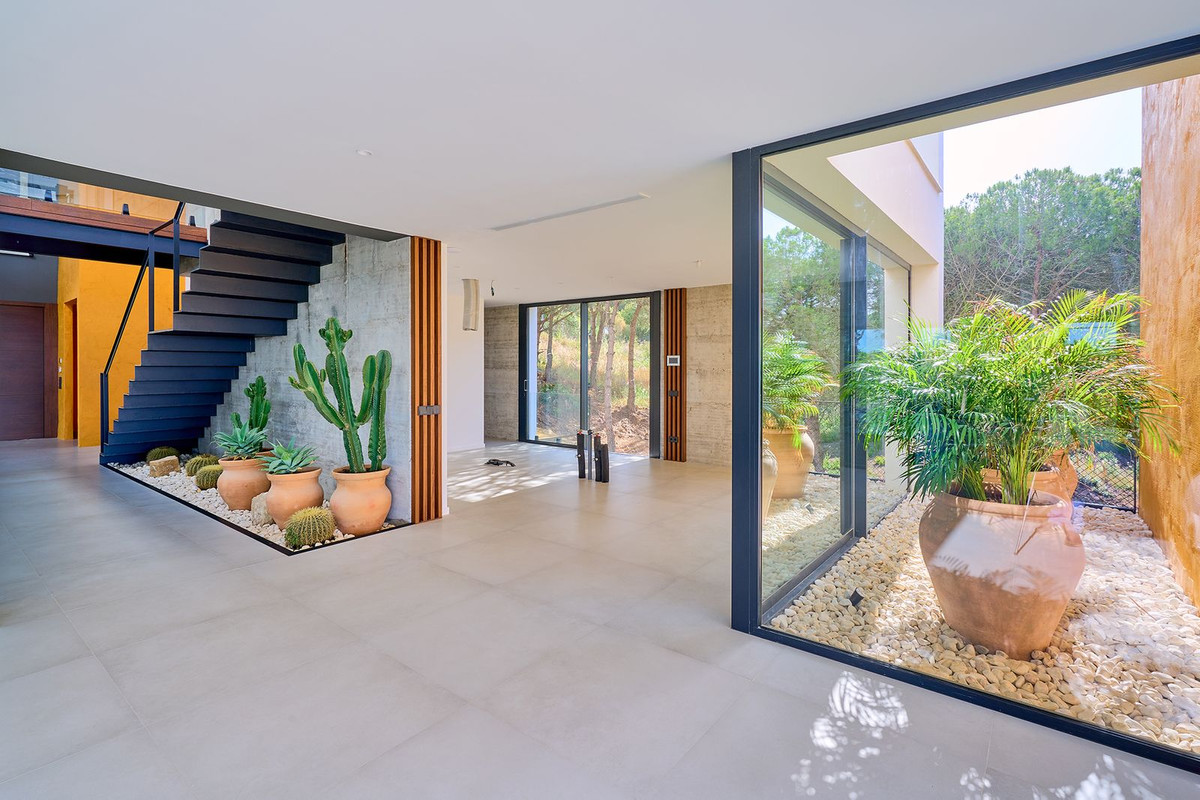 5 Bedroom Villa in Sotogrande - Photo 13