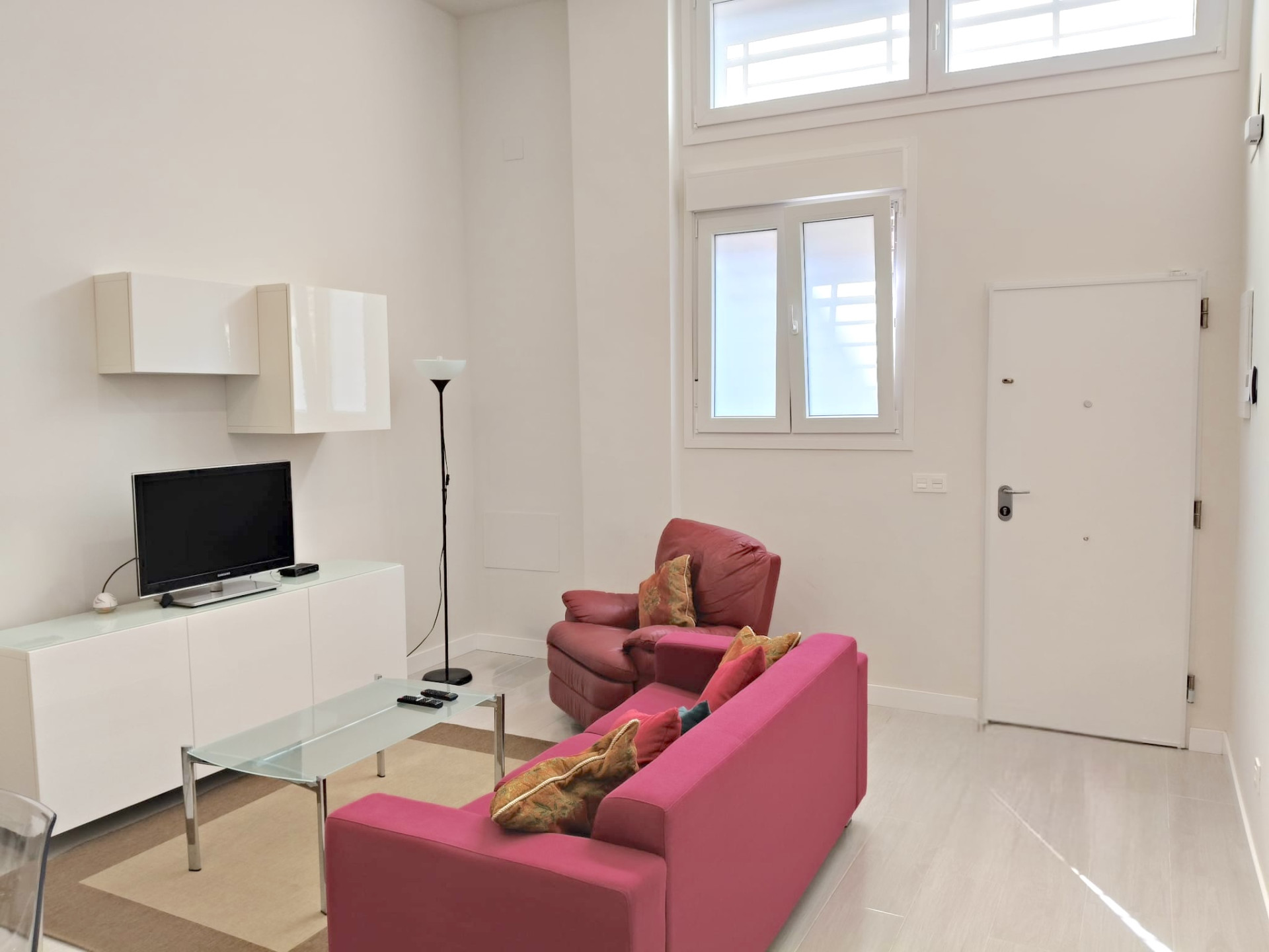 2 Bedroom Townhouse in Málaga - Photo 3