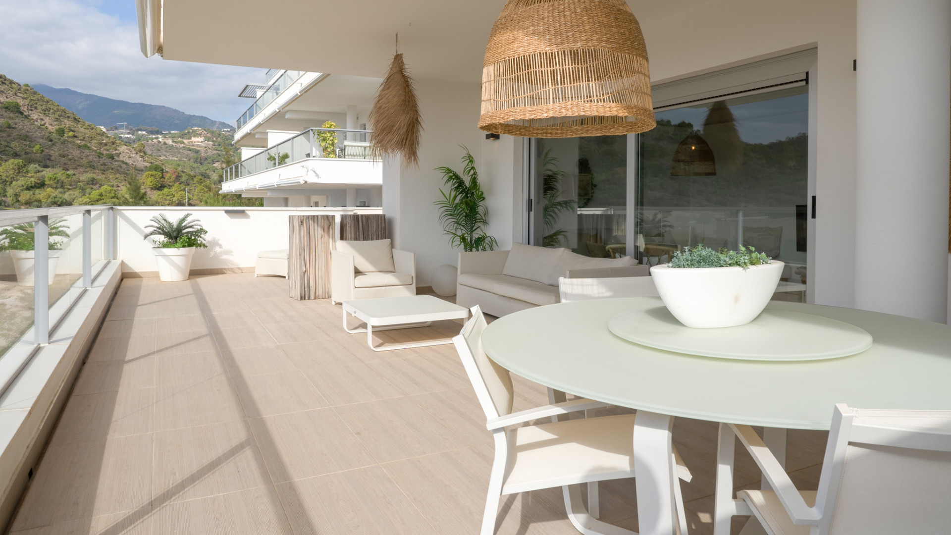 3 Bedroom Apartment in Benahavís - Photo 27