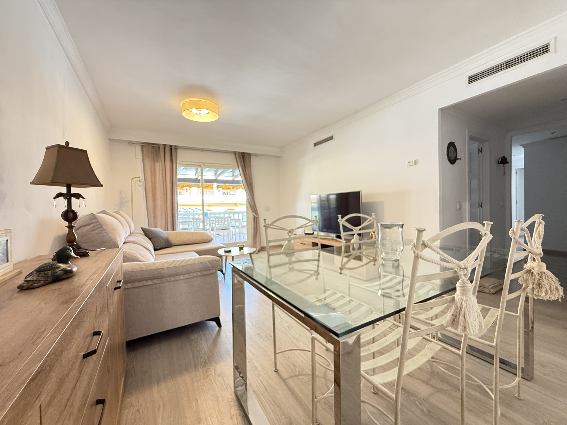 3 Bedroom Apartment in Marbella - Photo 5