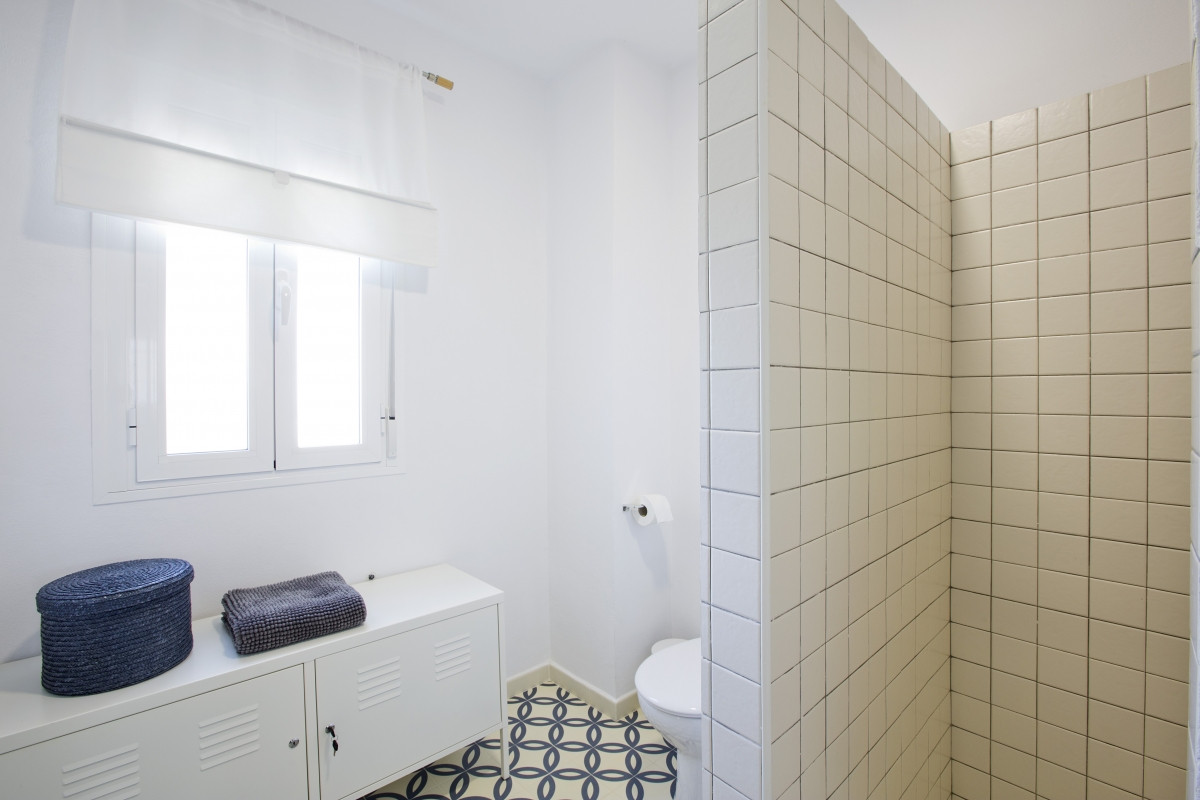 Chalet de 3 dormitorios con piscina en Málaga – Foto 17