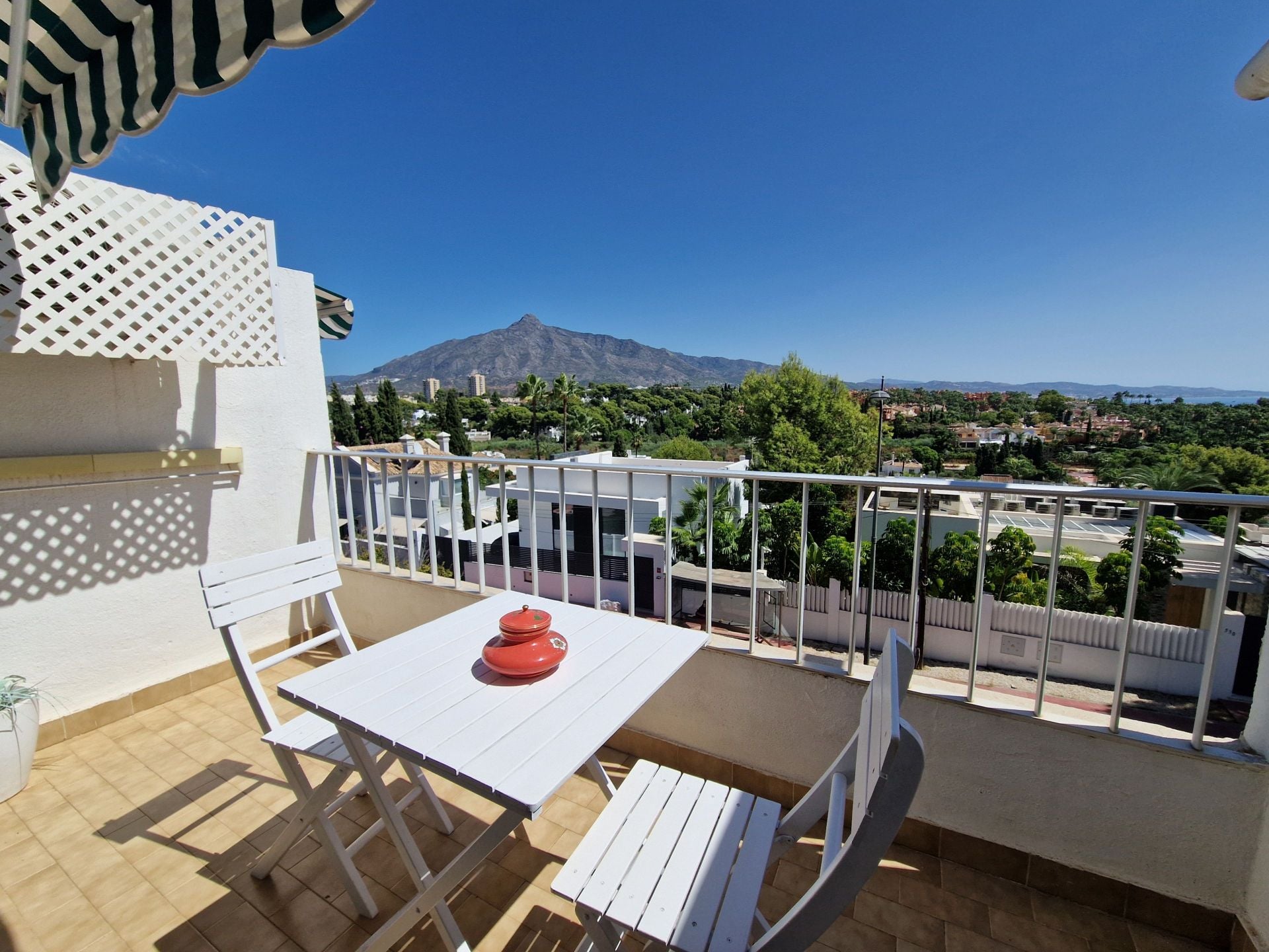 1 Bedroom Apartment in Marbella - Photo 6