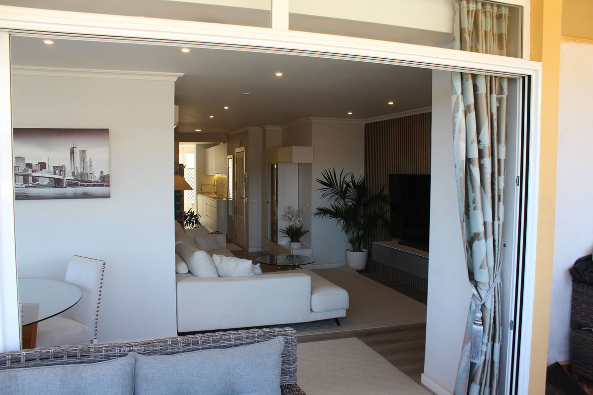 3 Bedroom Apartment in Marbella - Photo 11