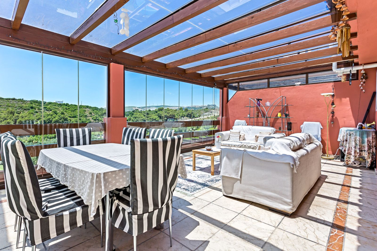 3 Bedroom Penthouse in Casares - Photo 2