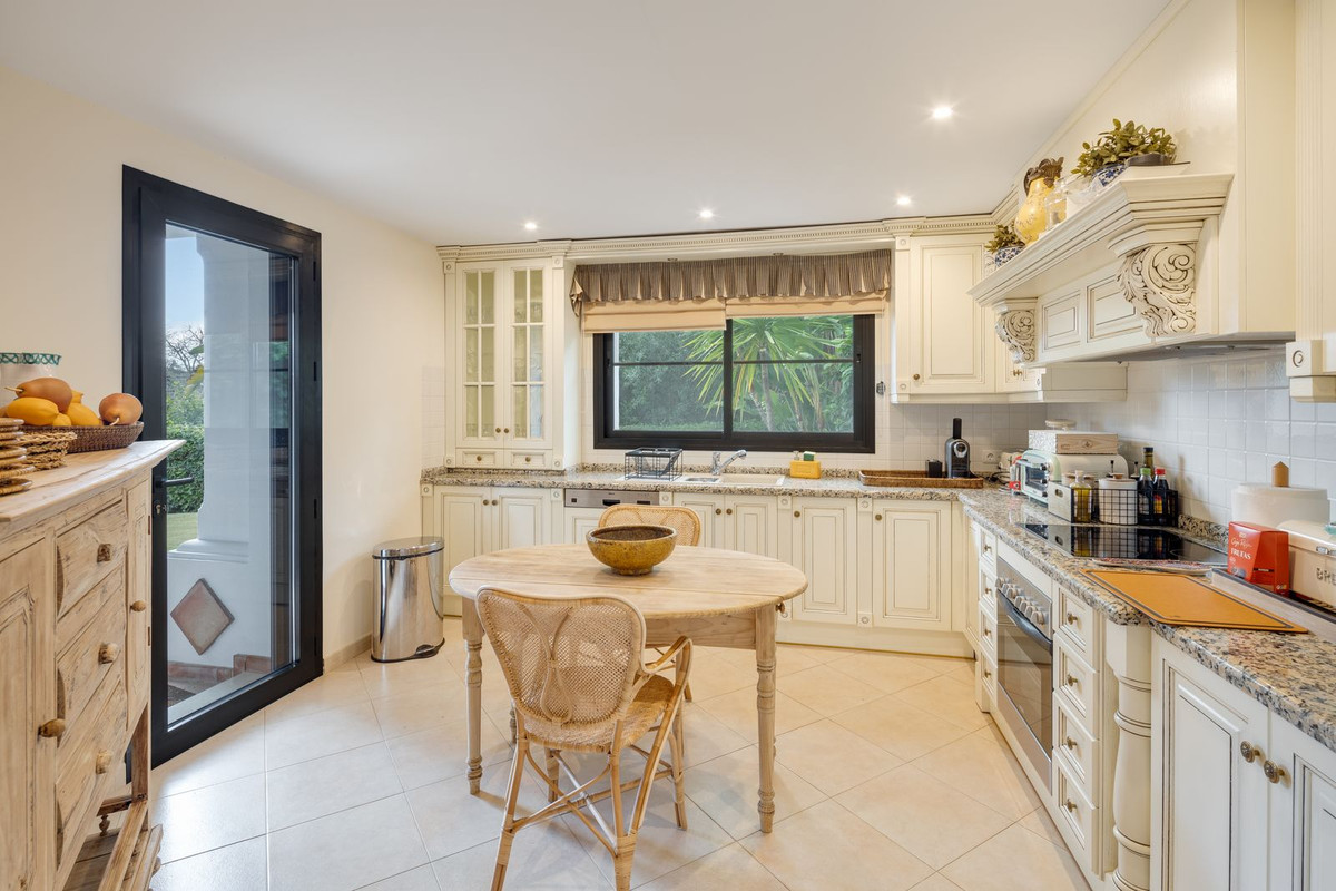 4 Bedroom Villa in Benahavís - Foto 4