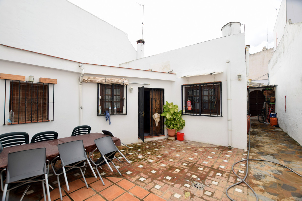 3 Bedroom Townhouse in San Pedro de Alcántara - Photo 2