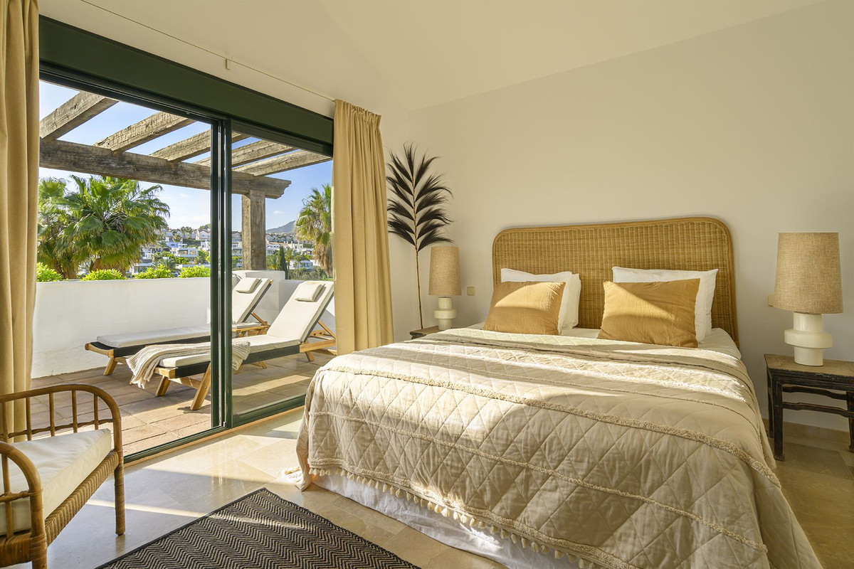 4 Bedroom Villa in Estepona - Photo 24