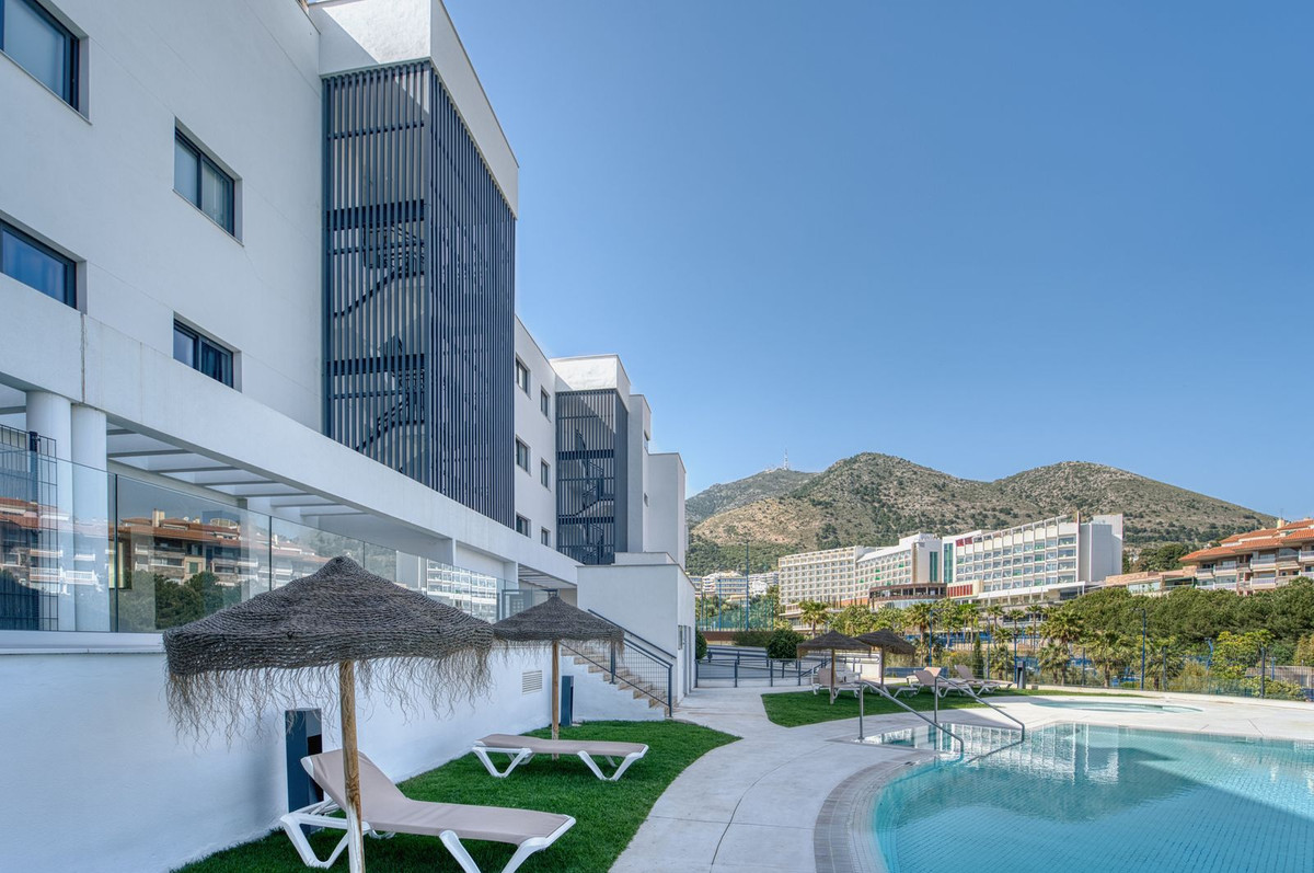 2 Bedroom Apartment in Benalmádena - Photo 24