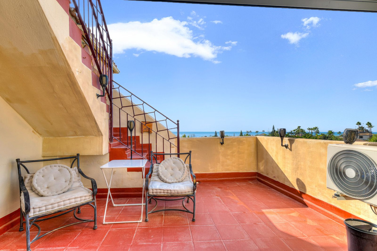 1 Bedroom Apartment in Benahavís - Photo 19