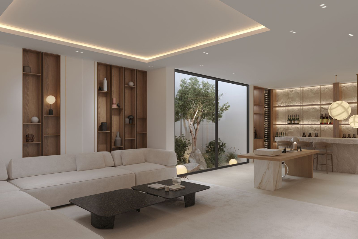 5 Bedroom Villa in Estepona - Photo 9