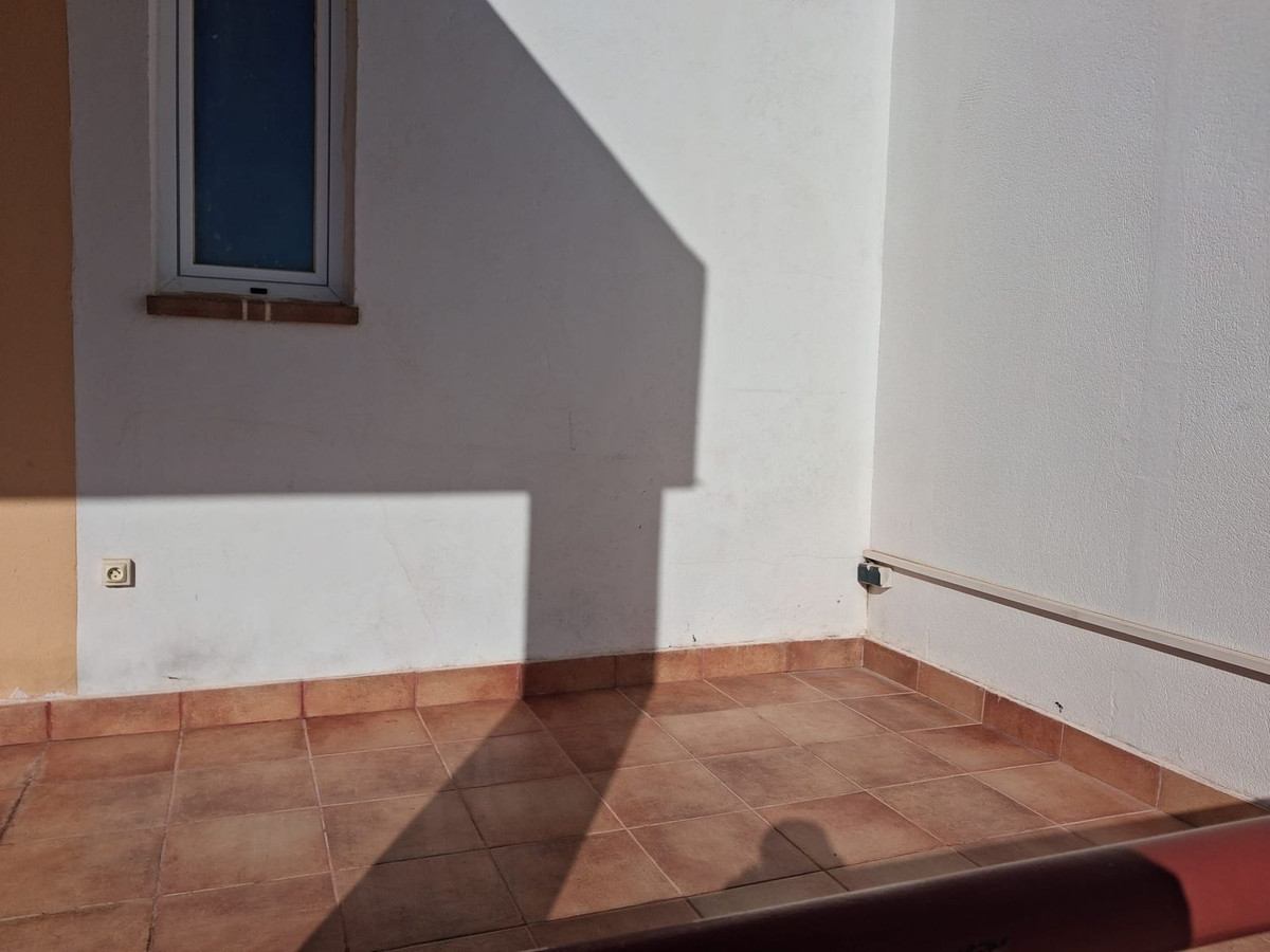 3 Bedroom Penthouse in Benahavís - Photo 15