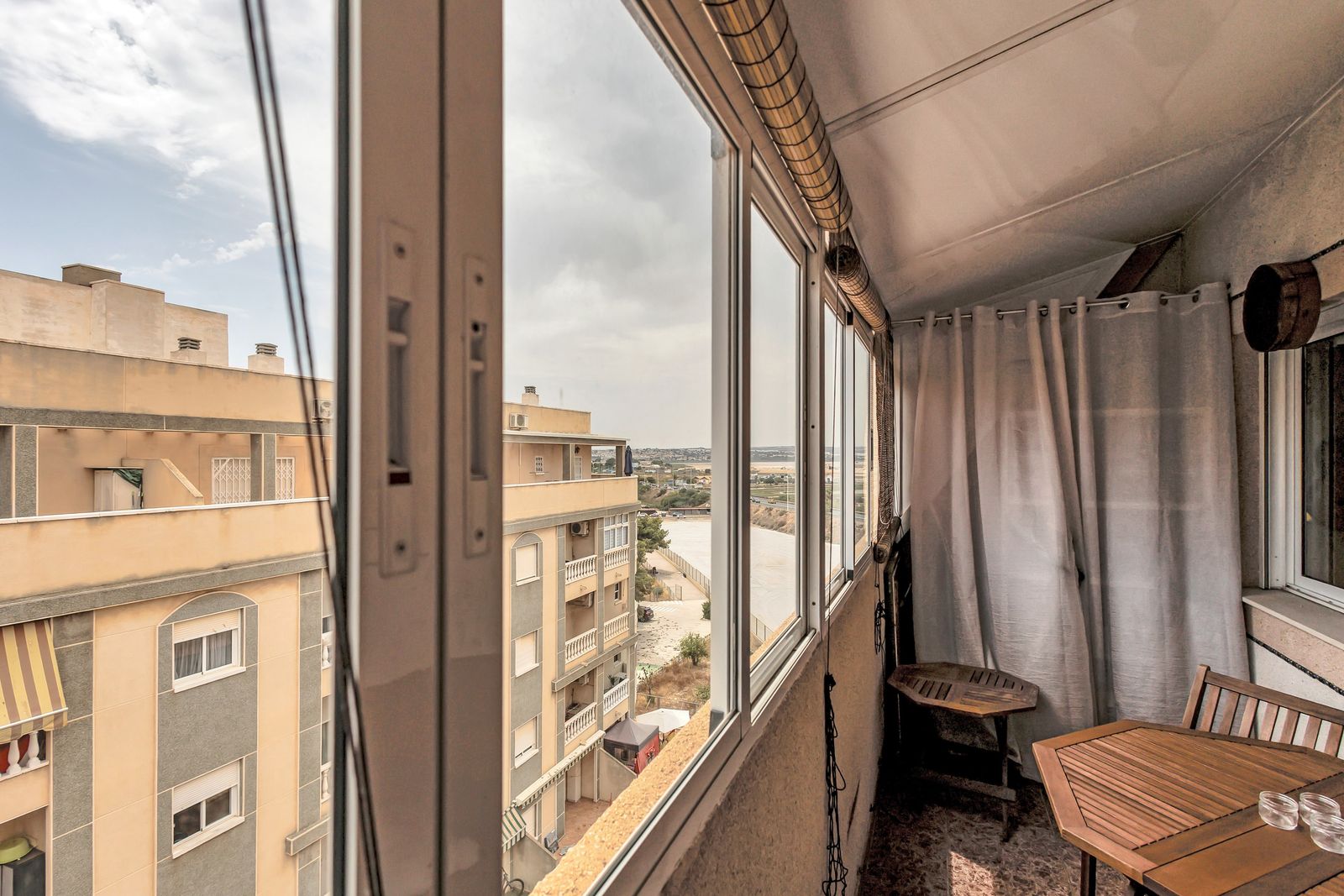 Apartamento com 1 quarto com piscina em Alicante, Espanha – Foto 15
