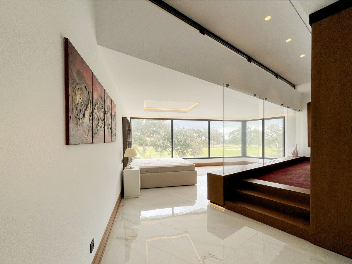 6 Bedroom Villa in San Roque - Photo 51