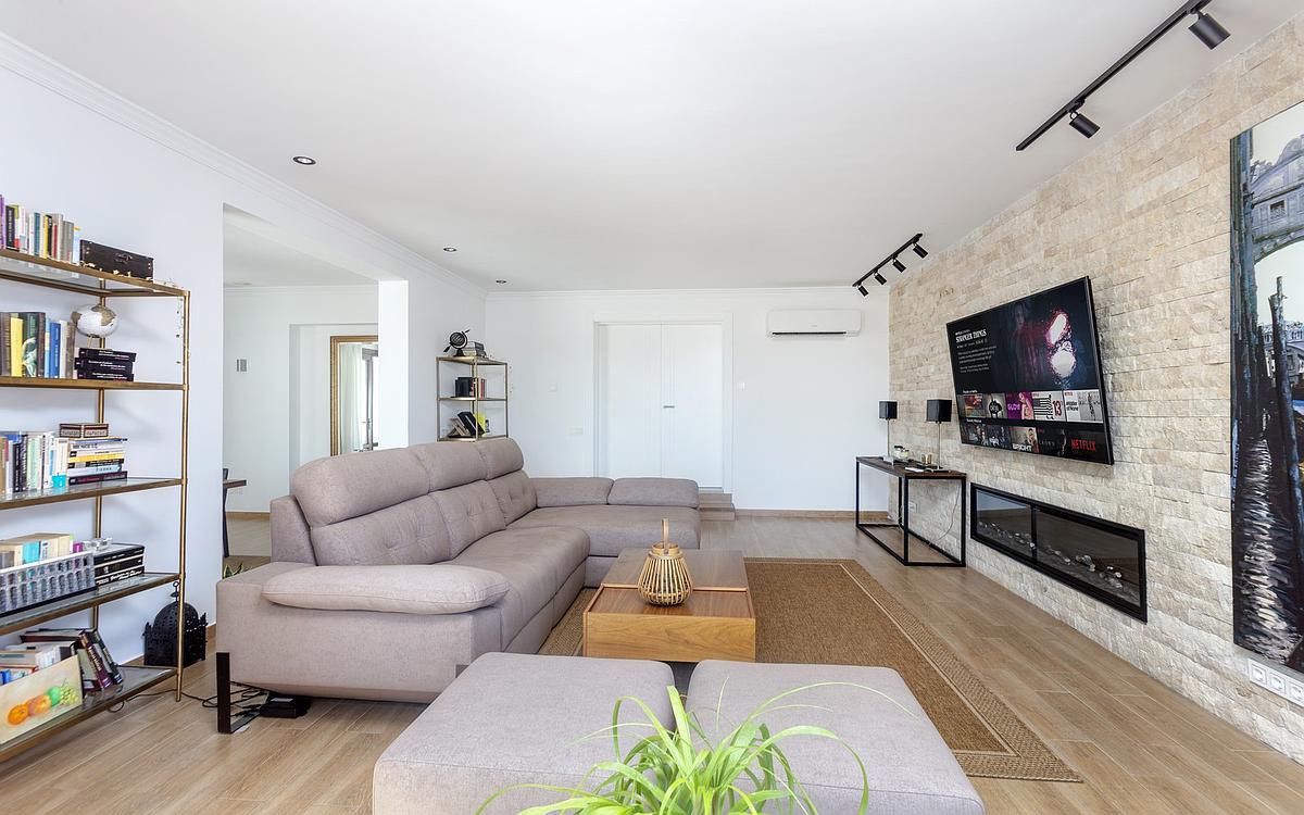 6 Bedroom Villa in Estepona - Photo 4