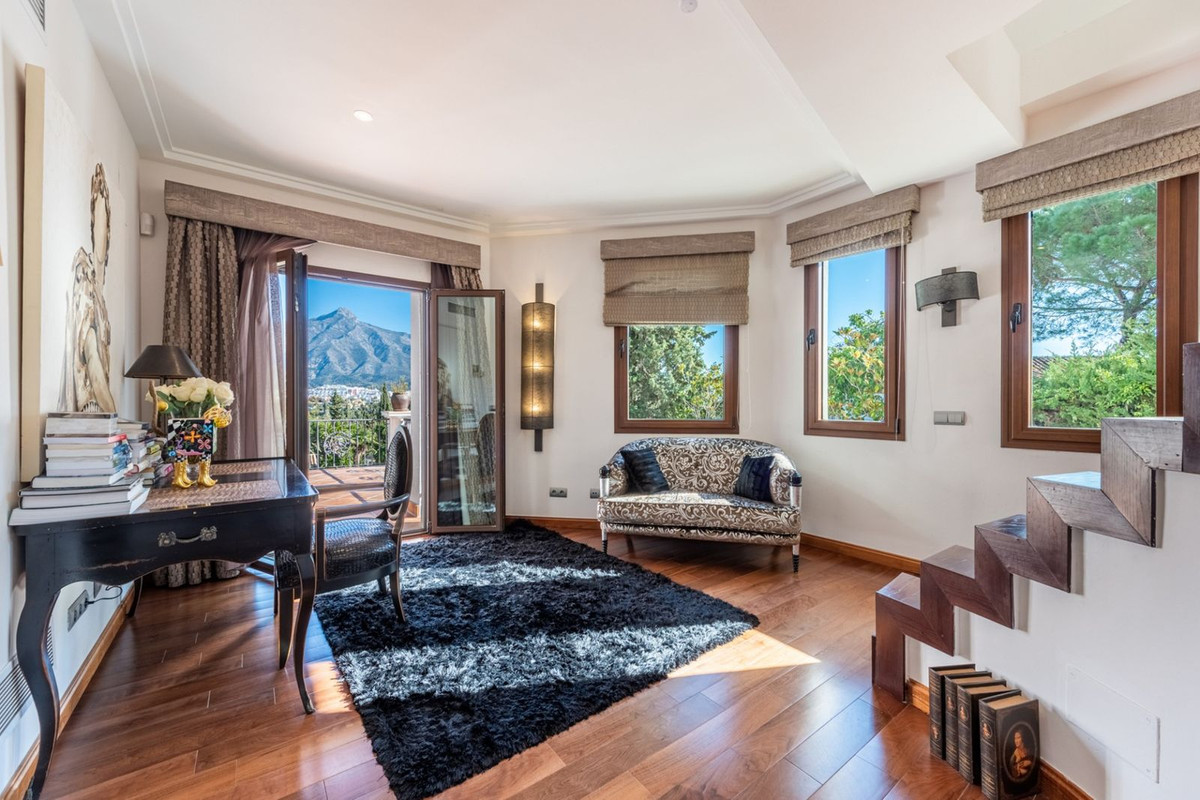 7 Bedroom Villa in Marbella - Photo 15