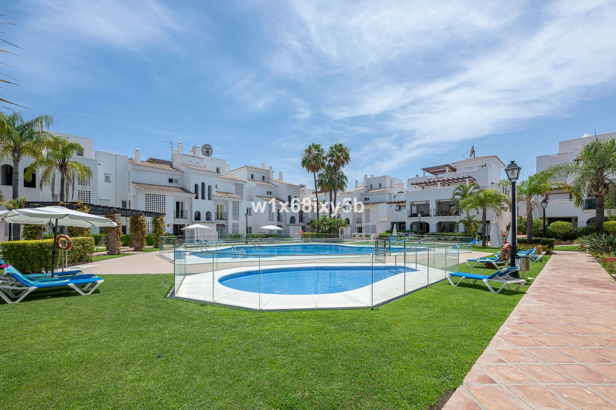 3 Bedroom Apartment in San Pedro de Alcántara - Photo 30