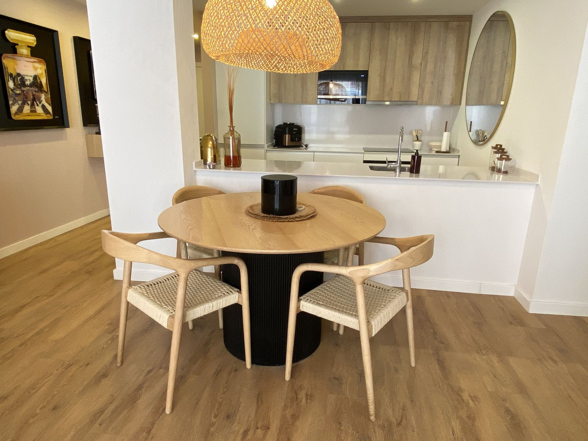 2 Bedroom Apartment in Estepona - Photo 7