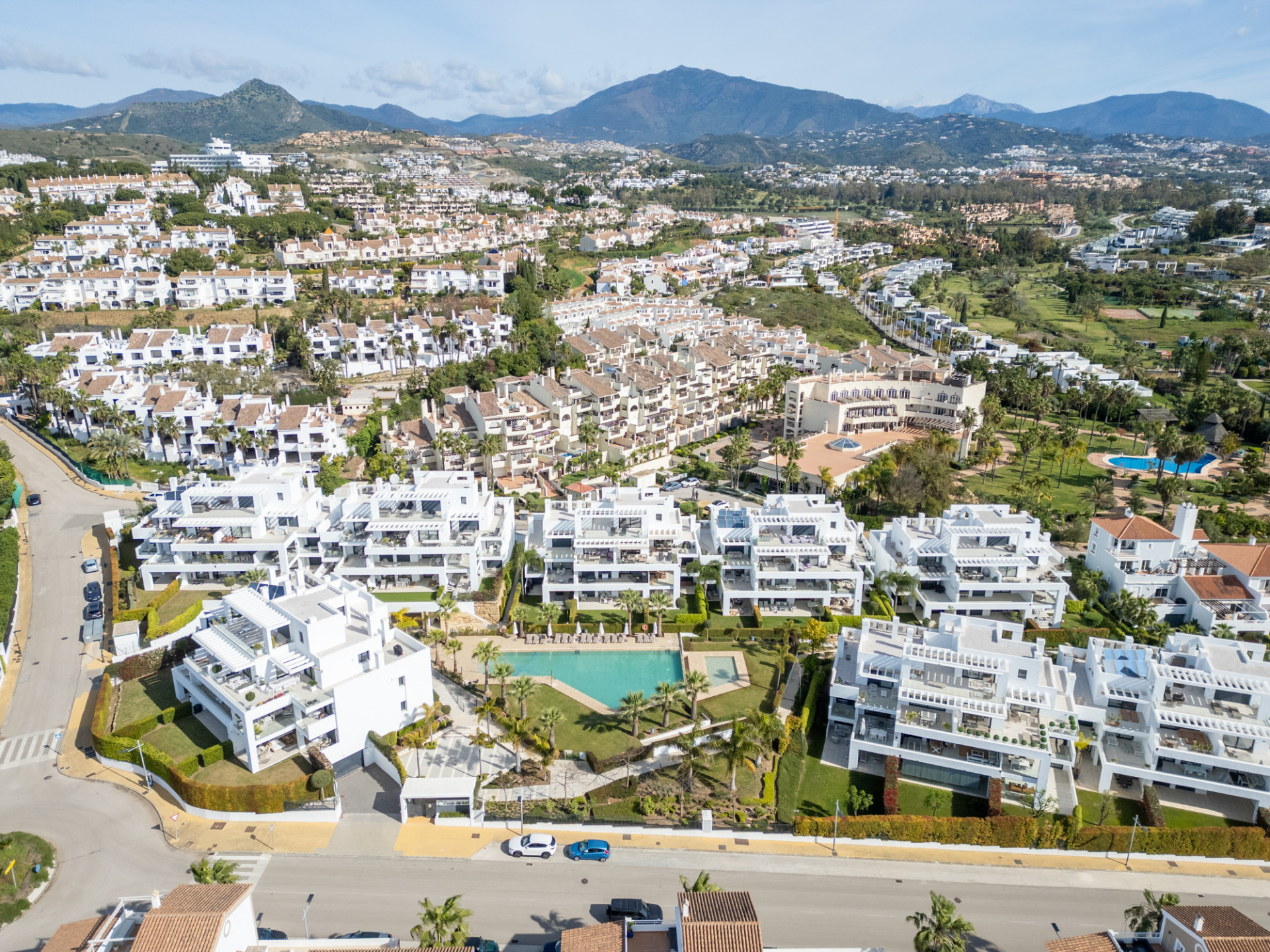 3 Bedroom Penthouse in Estepona - Photo 36