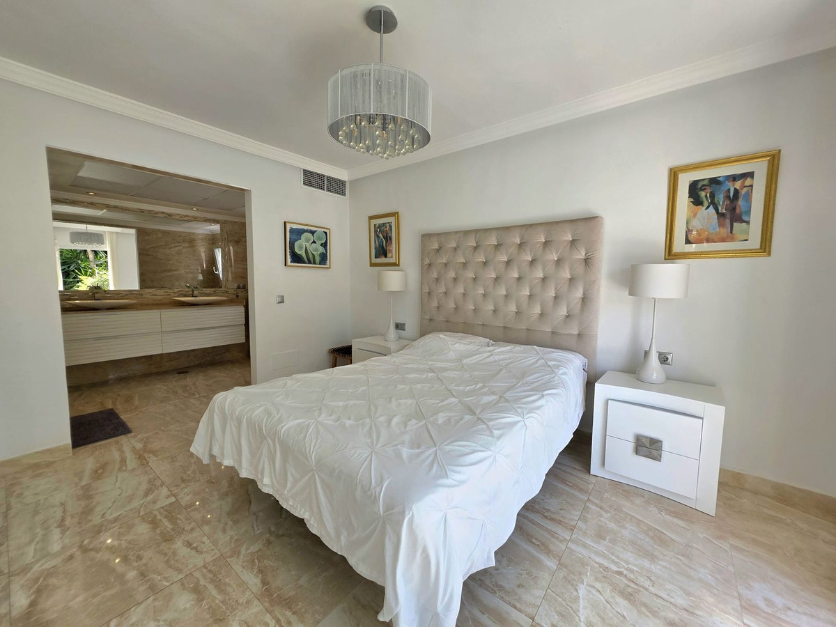 5 Bedroom Villa in Marbella - Foto 18