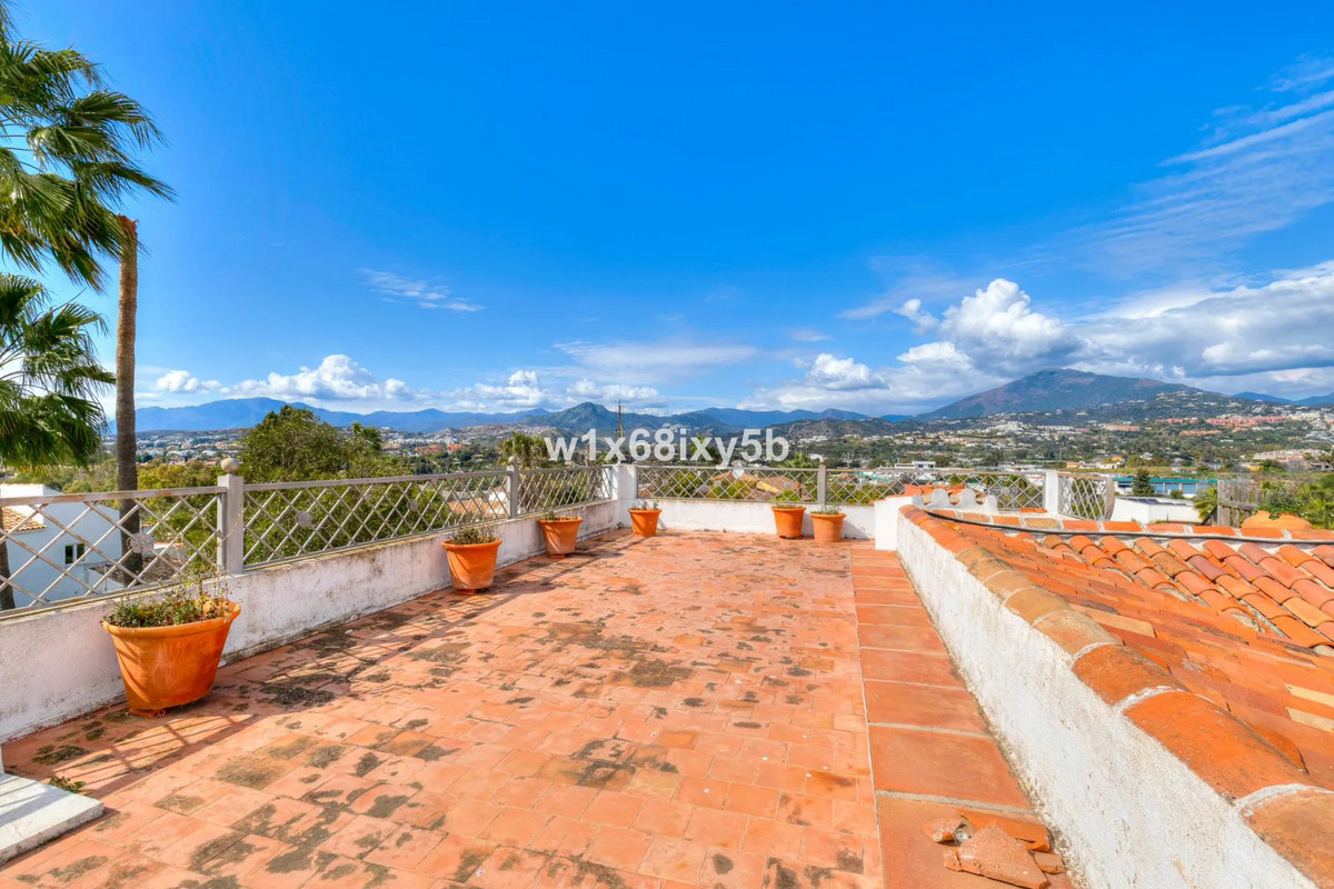 5 Bedroom Villa in San Pedro de Alcántara - Photo 31