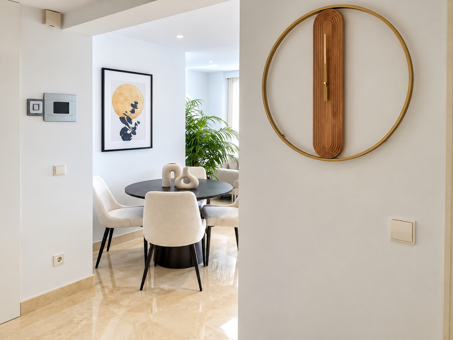 2 Bedroom Apartment in Benahavís - Photo 15