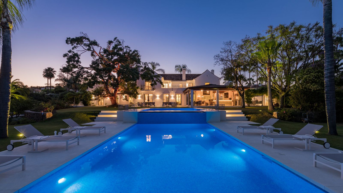 6 Bedroom Villa in Marbella - Photo 22
