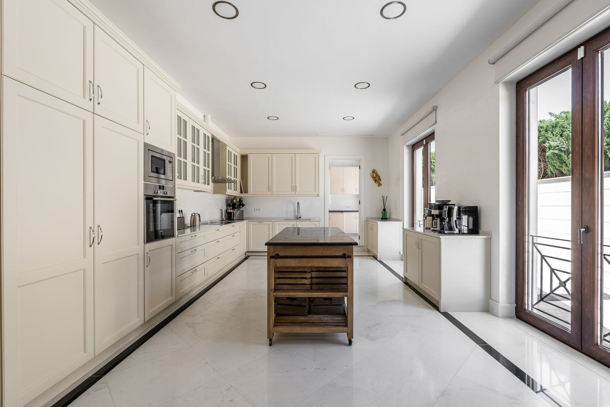 8 Bedroom Villa in Marbella - Foto 8