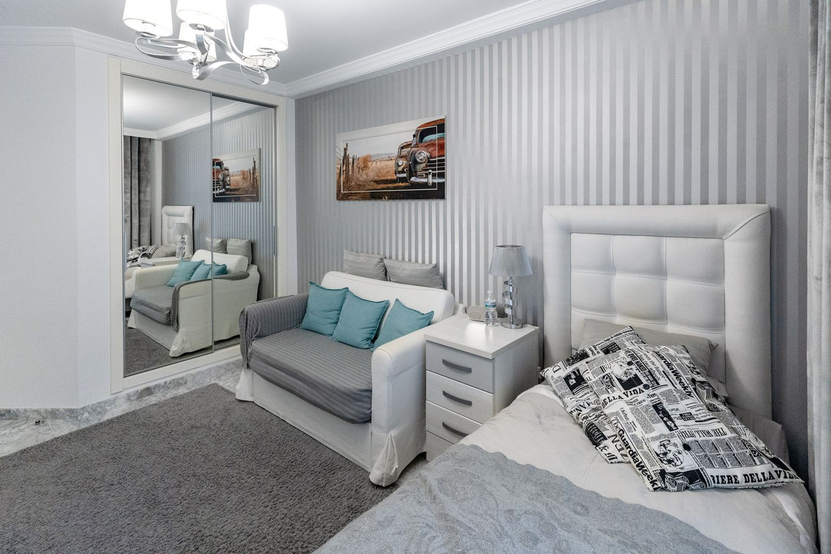 3 Bedroom Apartment in Benalmádena - Photo 21