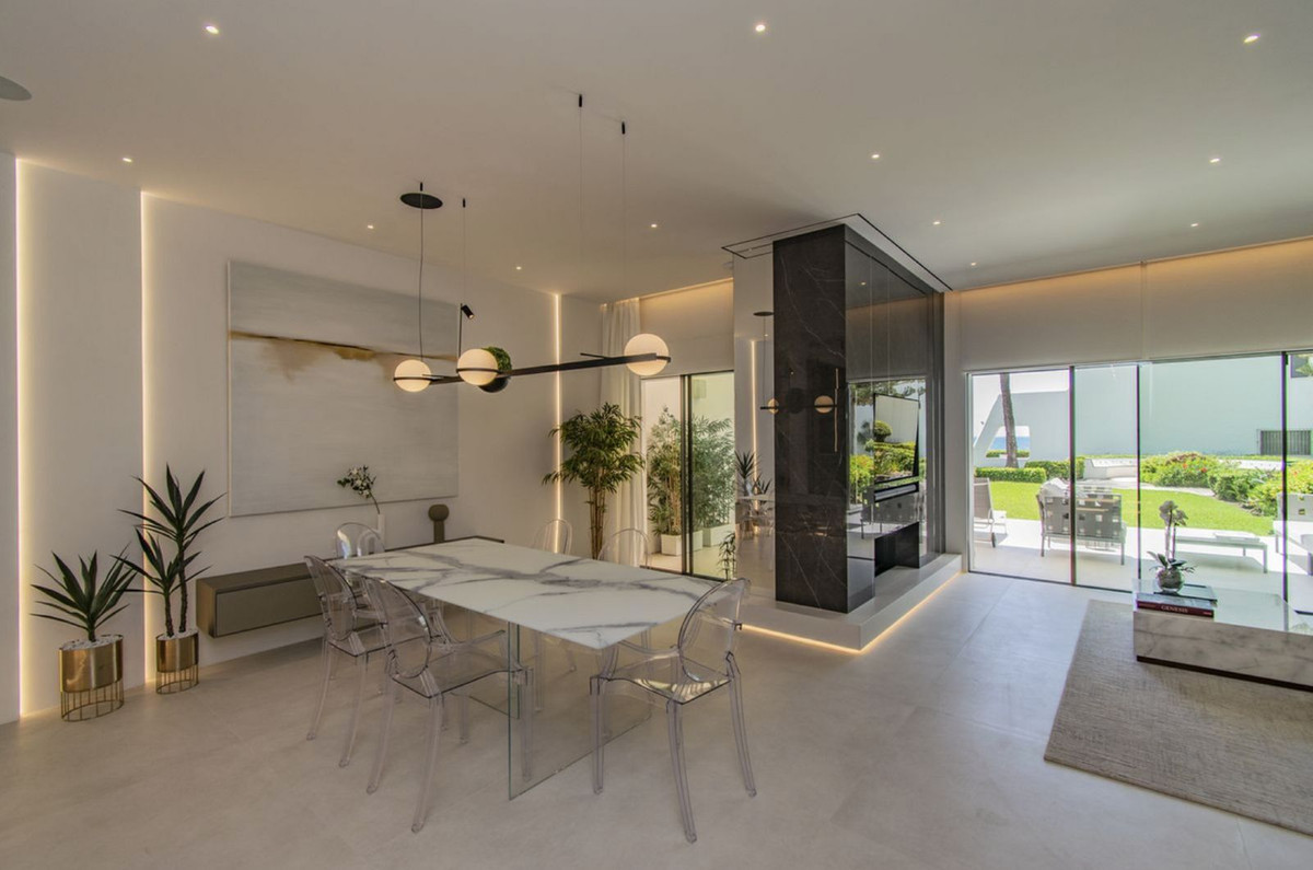 4 Bedroom Townhouse in Marbella - Photo 20