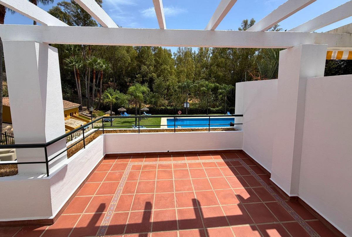 Piso de 2 dormitorios con piscina en Málaga – Foto 6