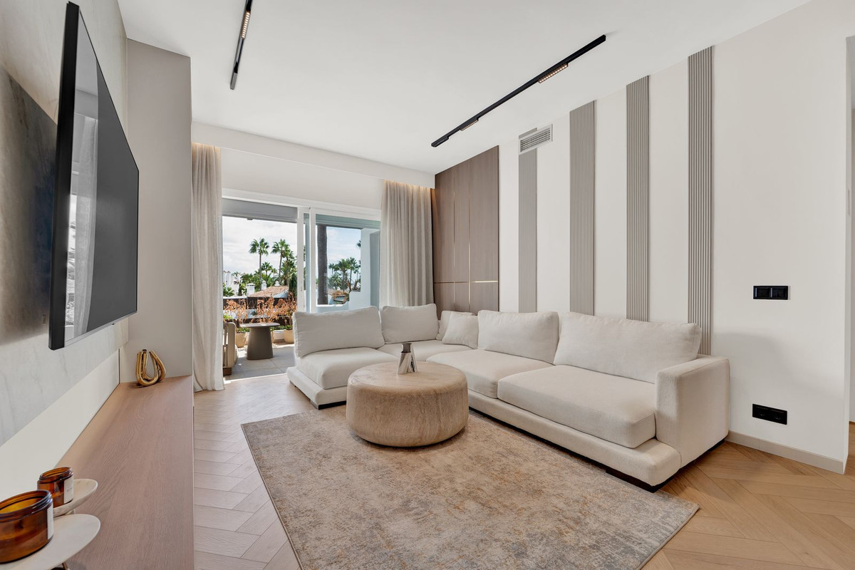 2 Bedroom Apartment in Estepona