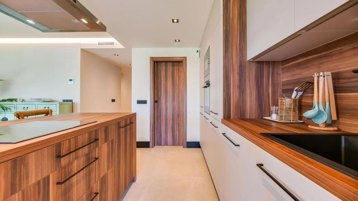 3 Bedroom Apartment in Marbella - Photo 9