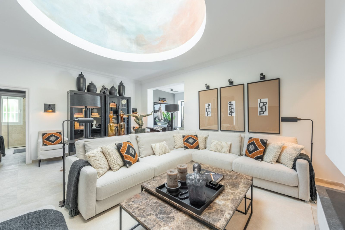 3 Bedroom Townhouse in Marbella - Photo 5