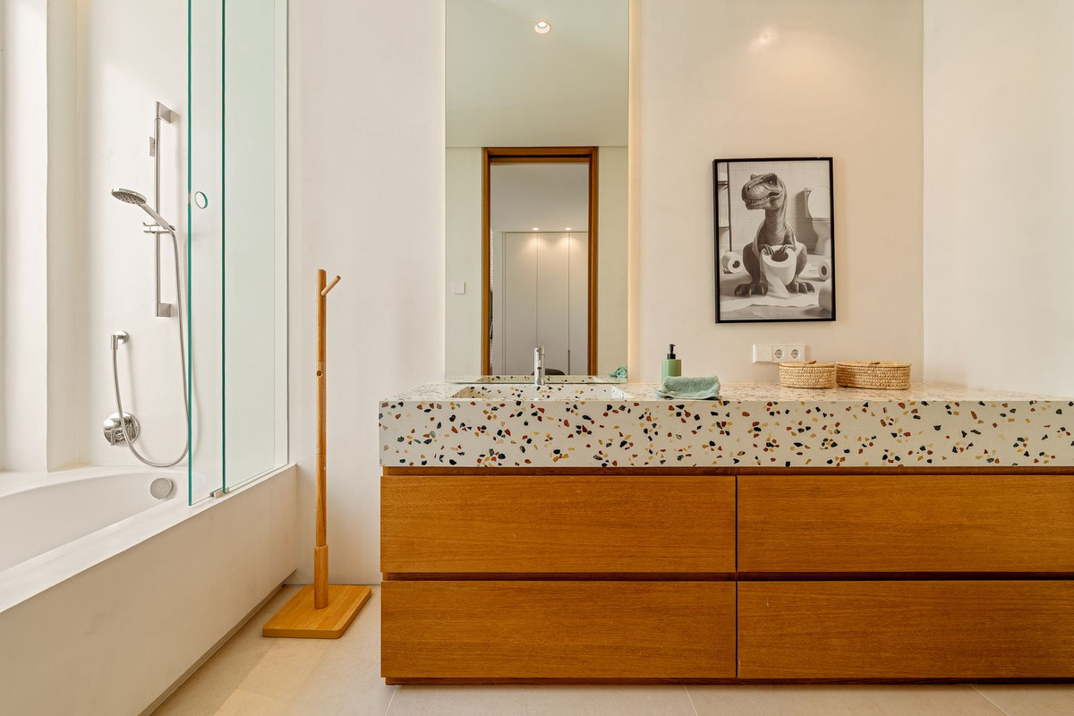 6 Bedroom Villa in San Pedro de Alcántara - Photo 42