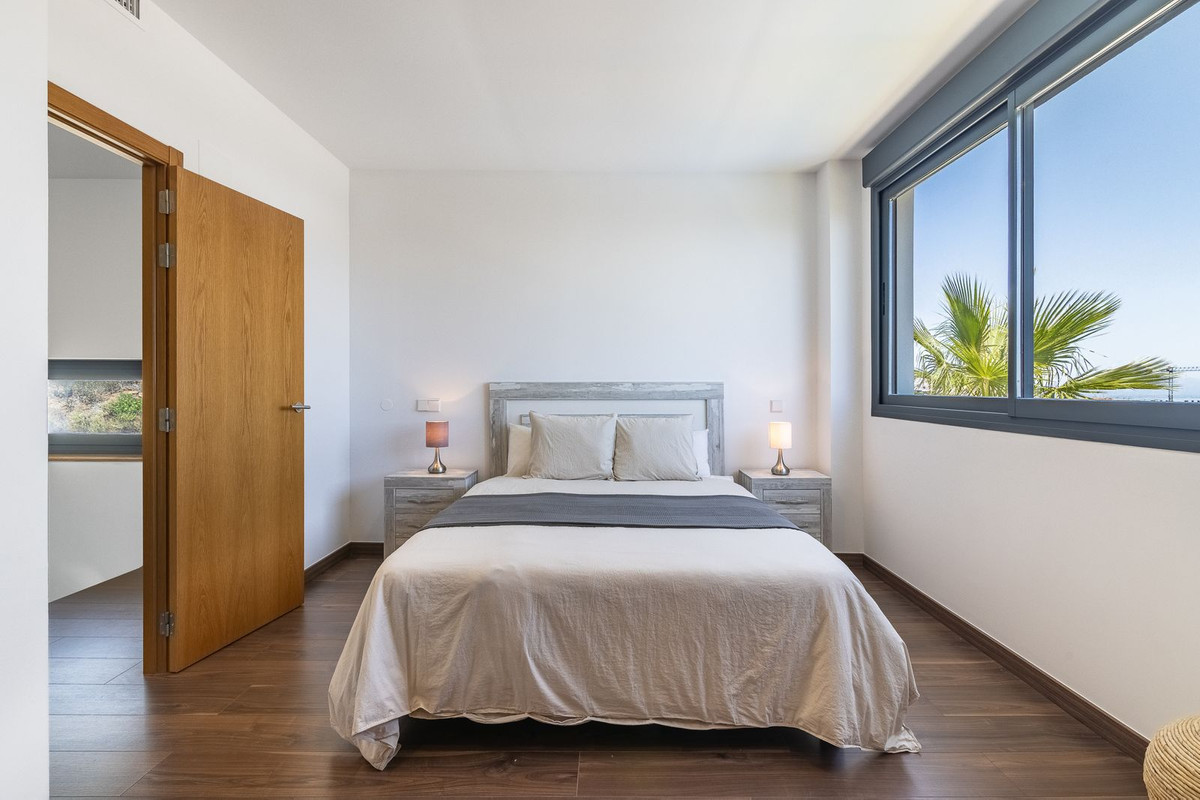 4 Bedroom Villa in Manilva - Photo 13