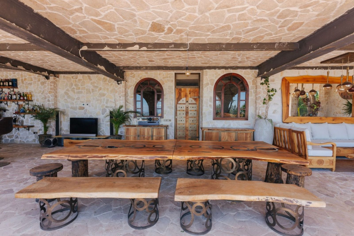 6 Bedroom Villa in Istán - Photo 15