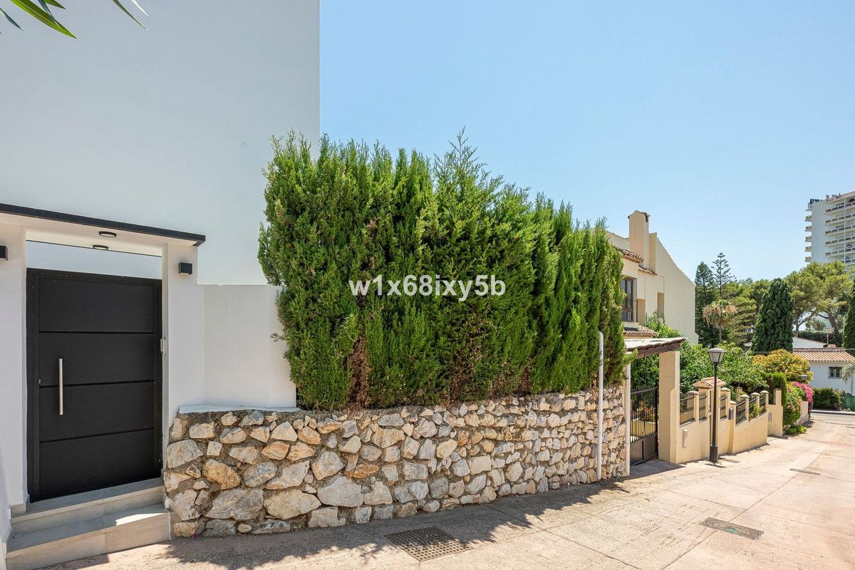 3 Bedroom Villa in Marbella - Photo 44