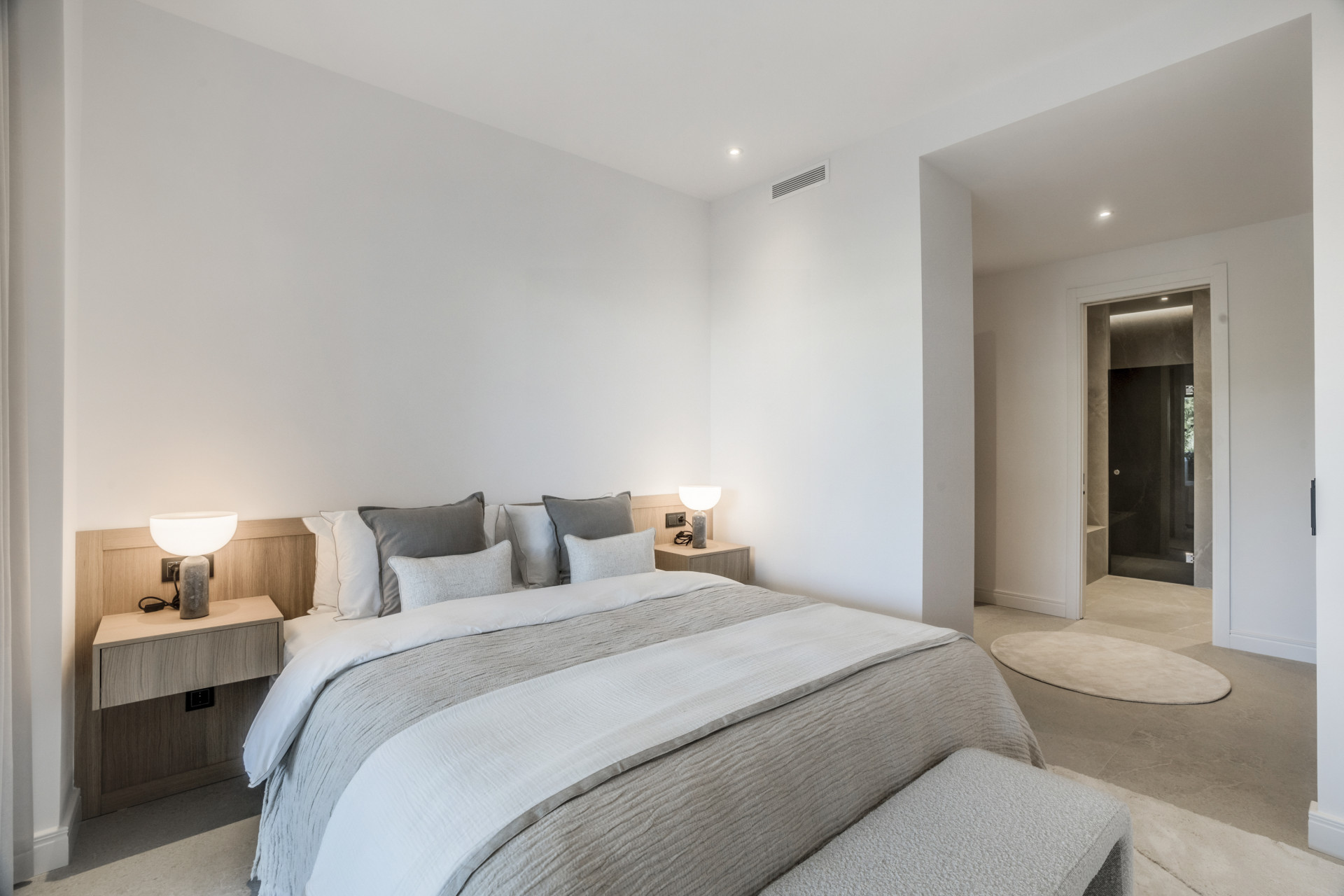 3 Bedroom Apartment in Marbella - Photo 11