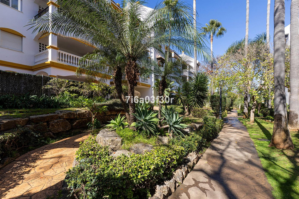 2 Bedroom Apartment in Marbella - Photo 49