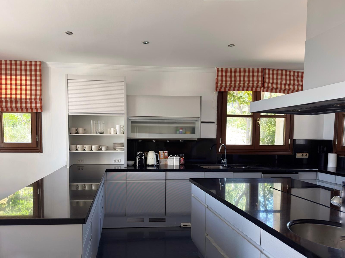 5 Bedroom Villa in Benahavís - Фото 40