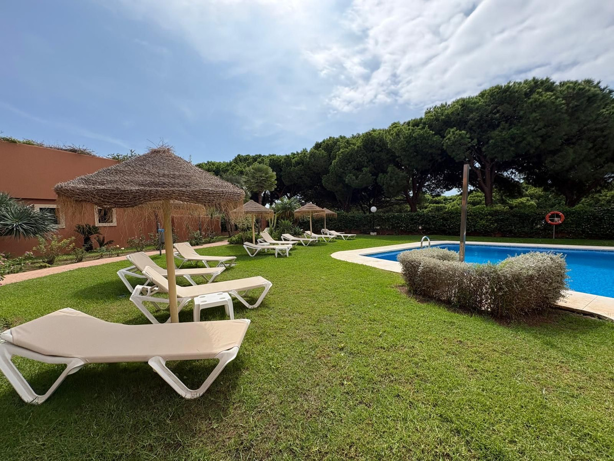 2 Bedroom Apartment in Marbella - Photo 23